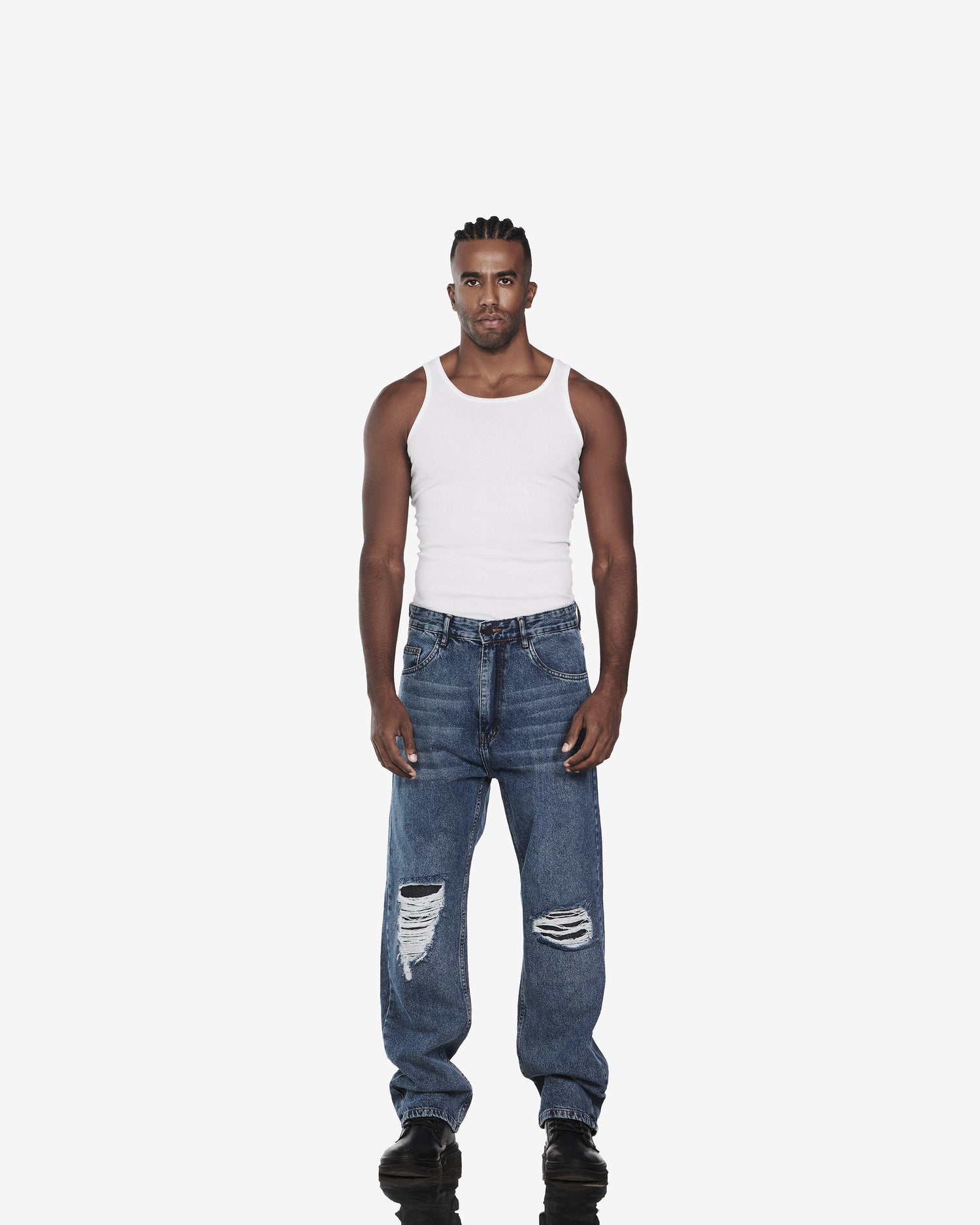 Baggy Fit Jeans With Knee Ripped