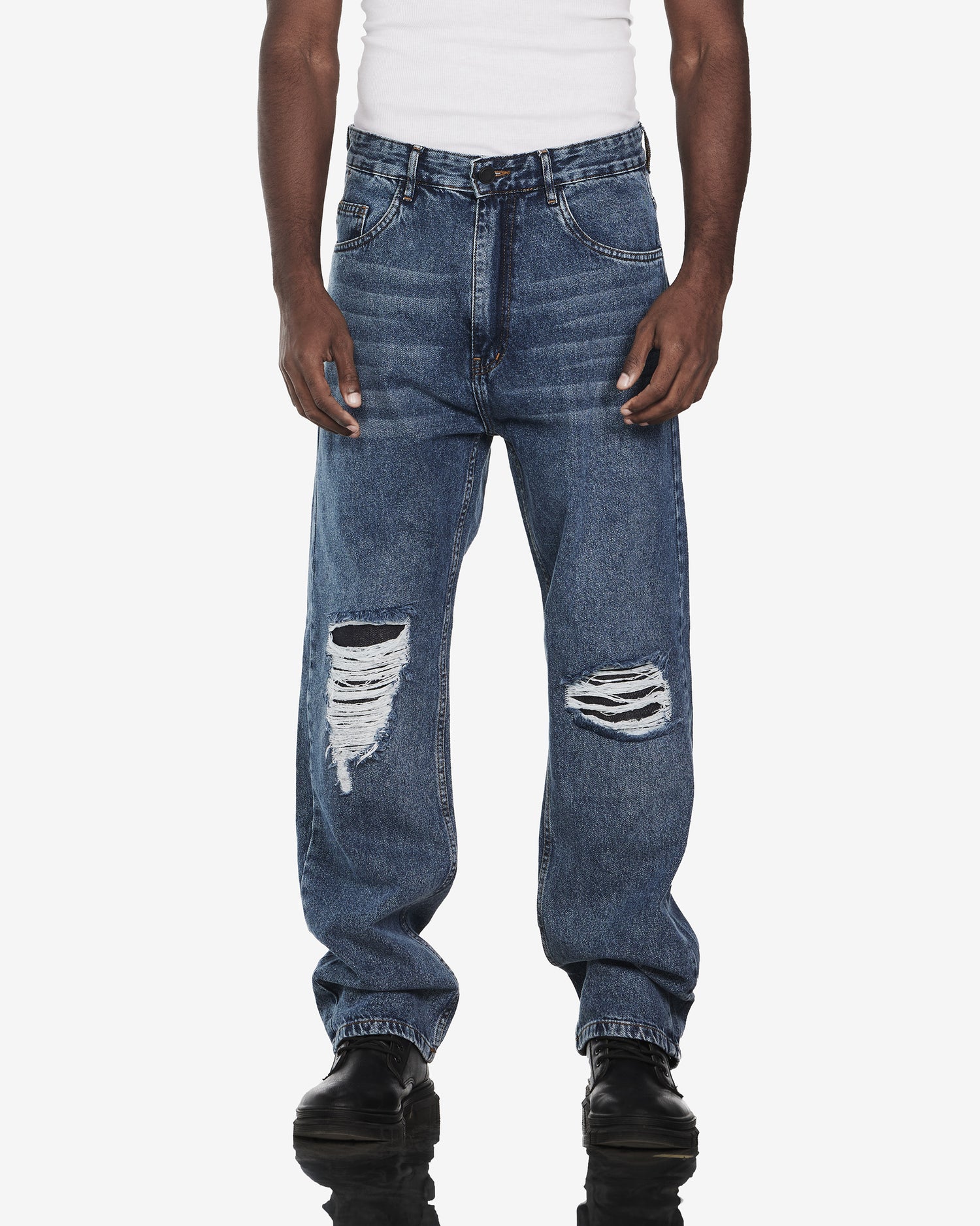 Baggy Fit Jeans With Knee Ripped