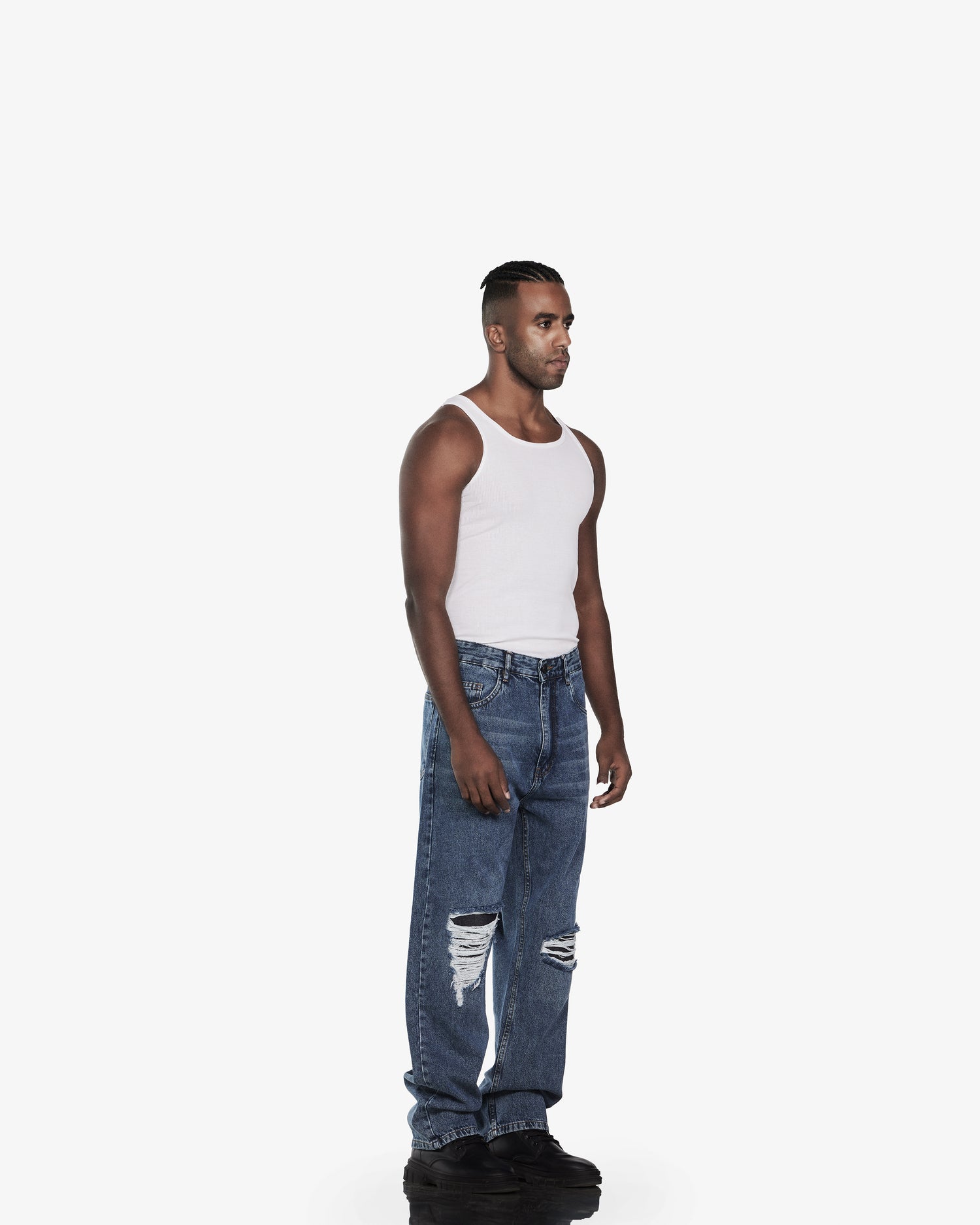 Baggy Fit Jeans With Knee Ripped