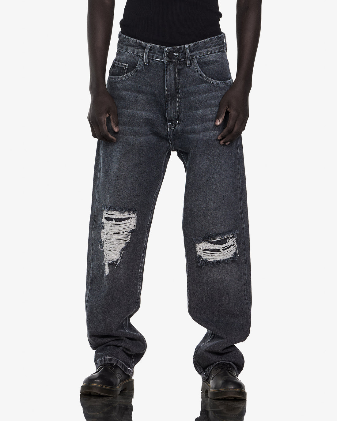 Baggy Fit Jeans With Knee Ripped