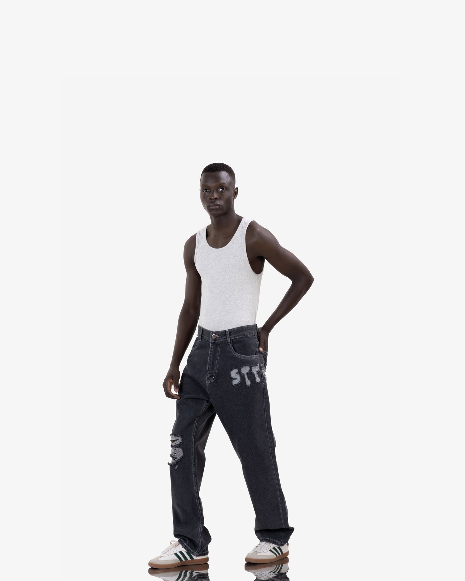 Baggy Fit Jeans With Street Ripped