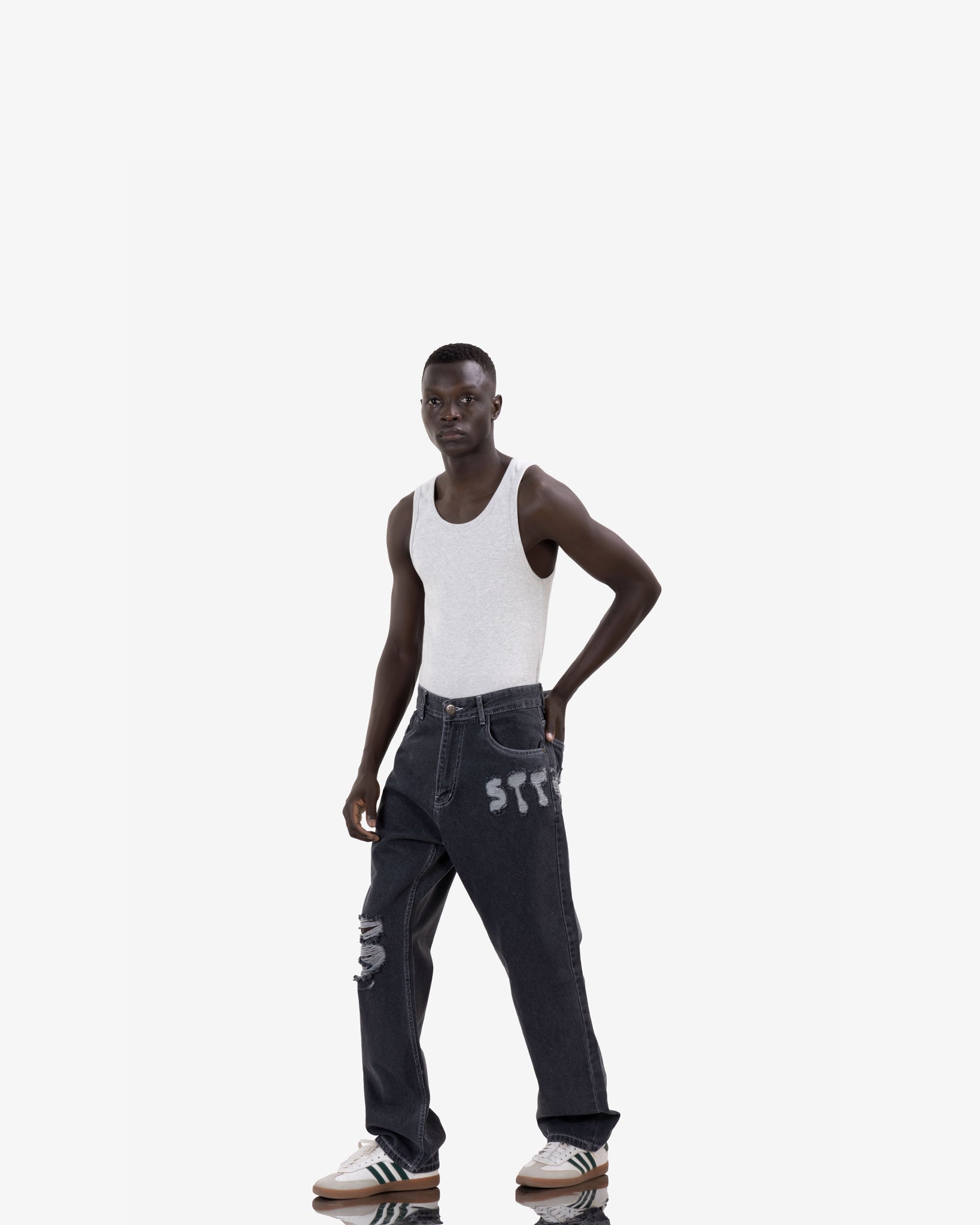 Baggy Fit Jeans With Street Ripped