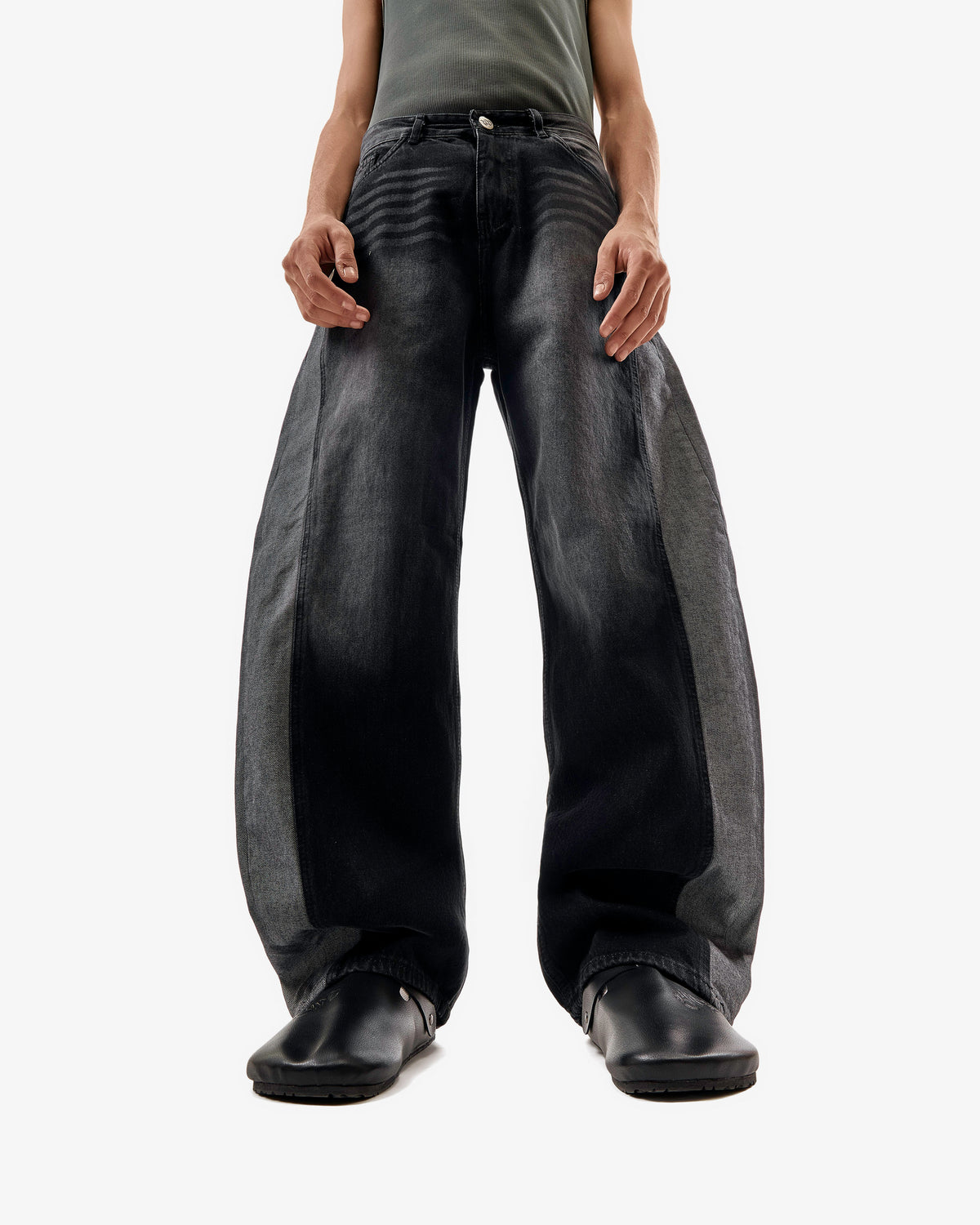 Silent Riot Skater Jeans In Black