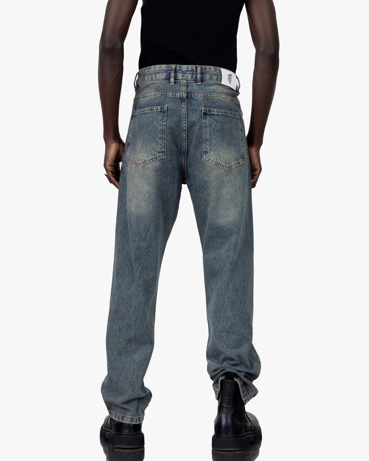Light Wash Baggy Fit Jeans In Blue