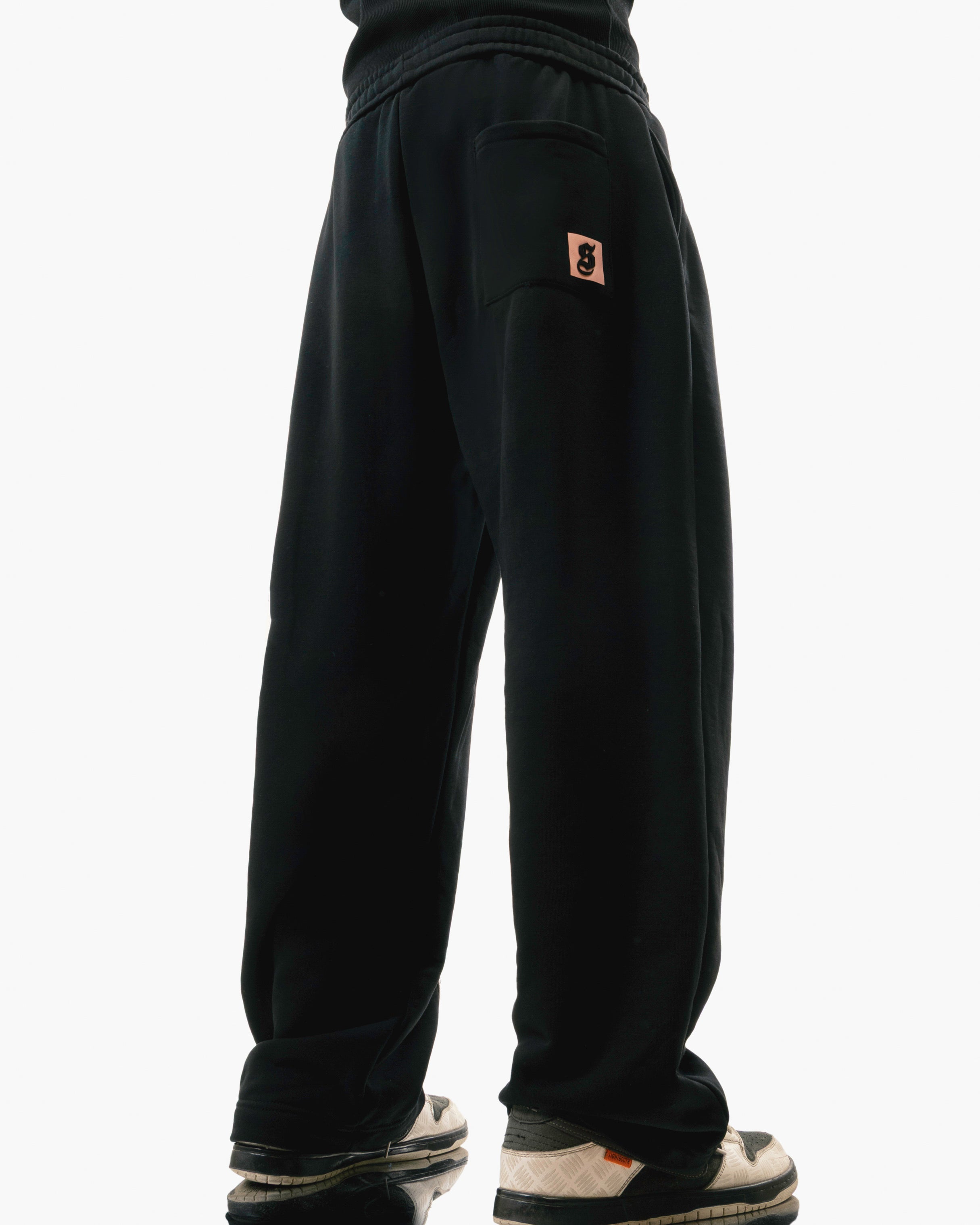 Streets Roam Sweatpant Black With White Stripe